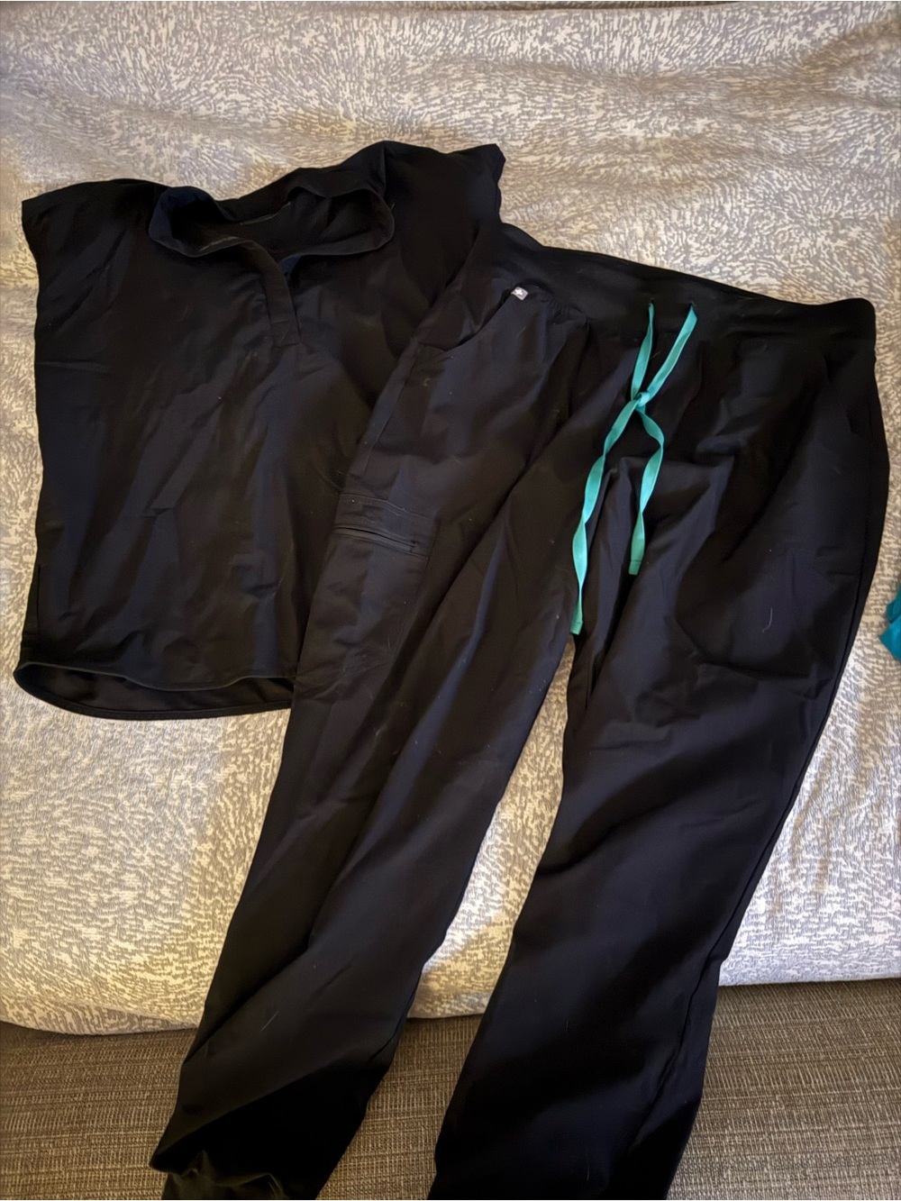 Black figs Rafaela top and jogger bottom